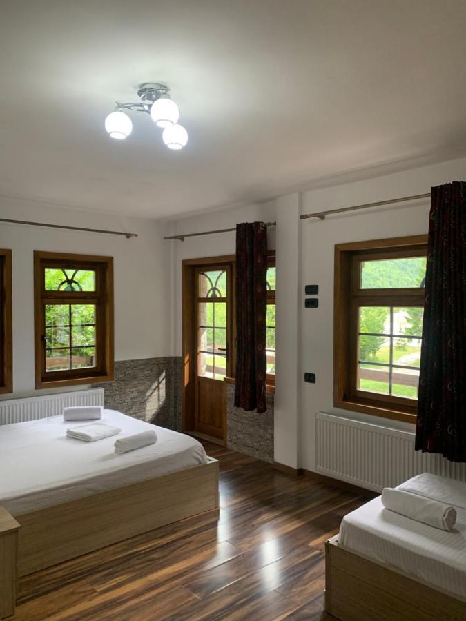 Fusha E Gjes Hotel วัลโบเนอ ภายนอก รูปภาพ